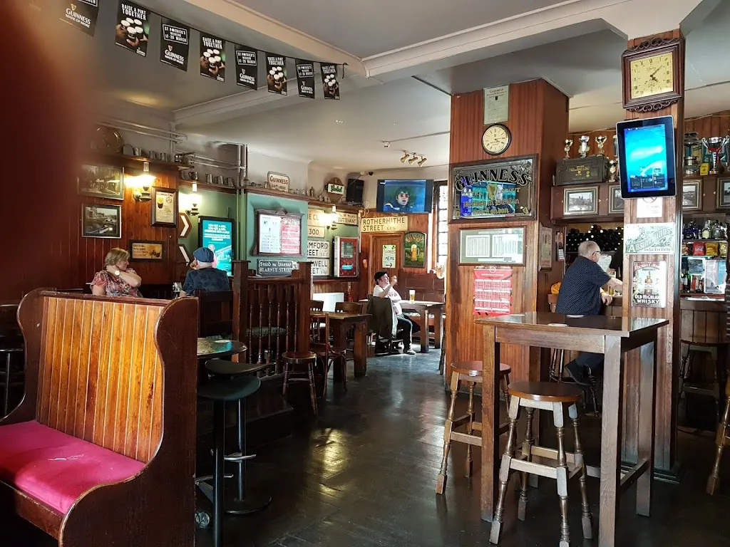 The Crown & Cushion