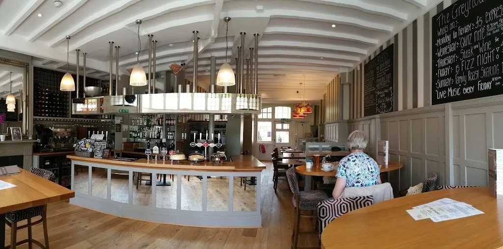 The Greyhound Kew