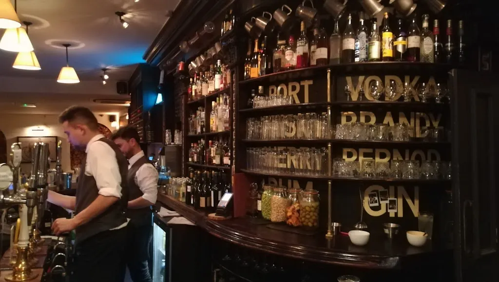The Gun, Docklands