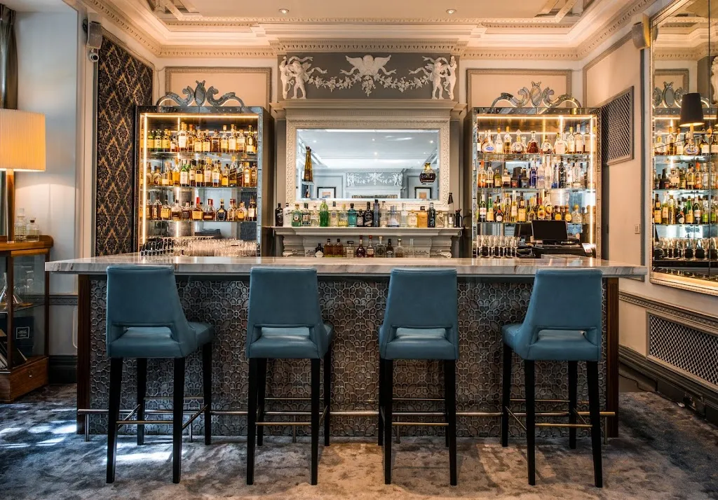 The Mirror Bar