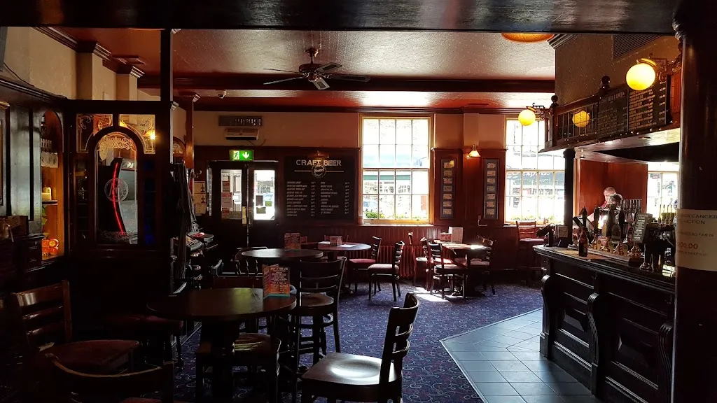 The Moon & Sixpence - JD Wetherspoon