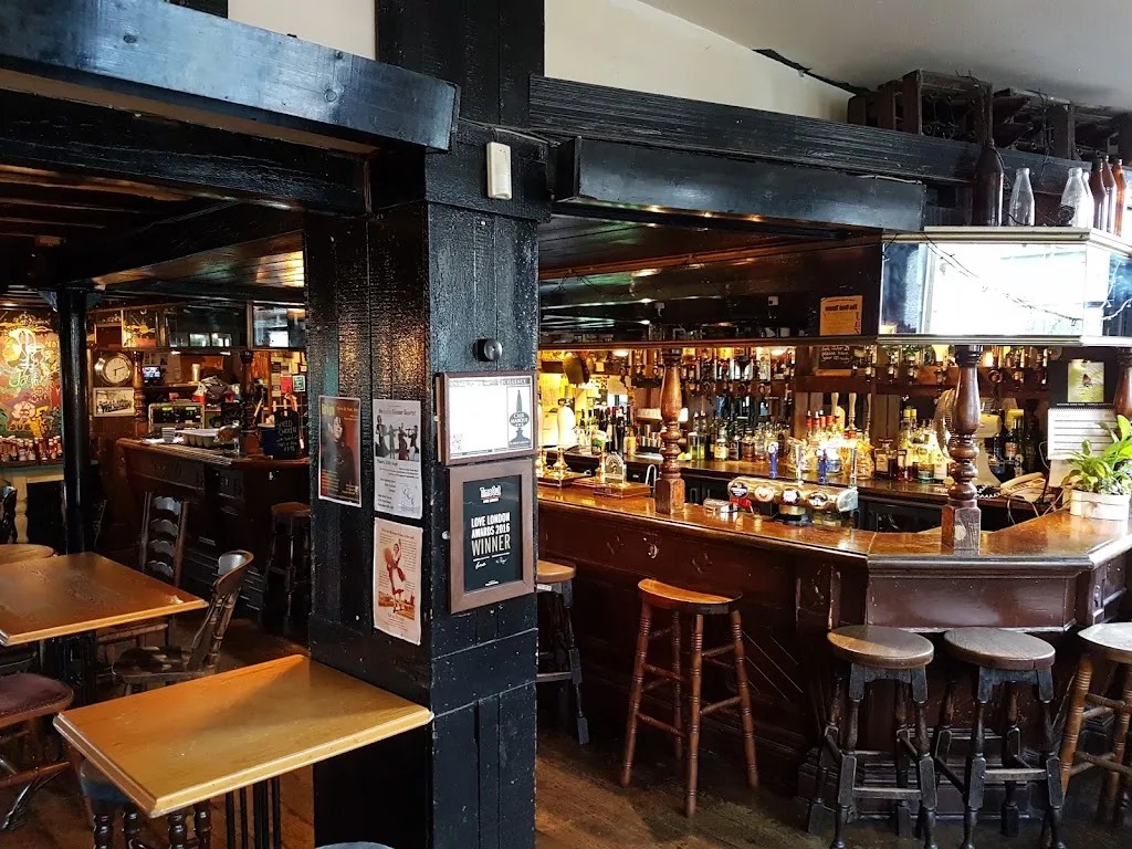 The Oval Tavern