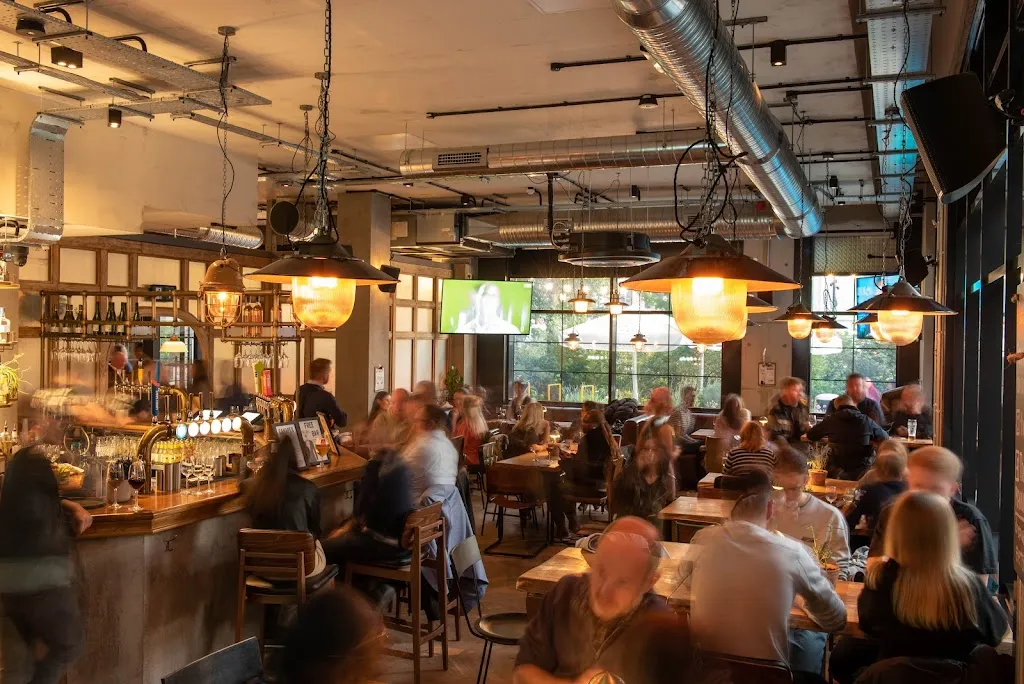 The Rosy Hue Pub (Elephant & Castle)