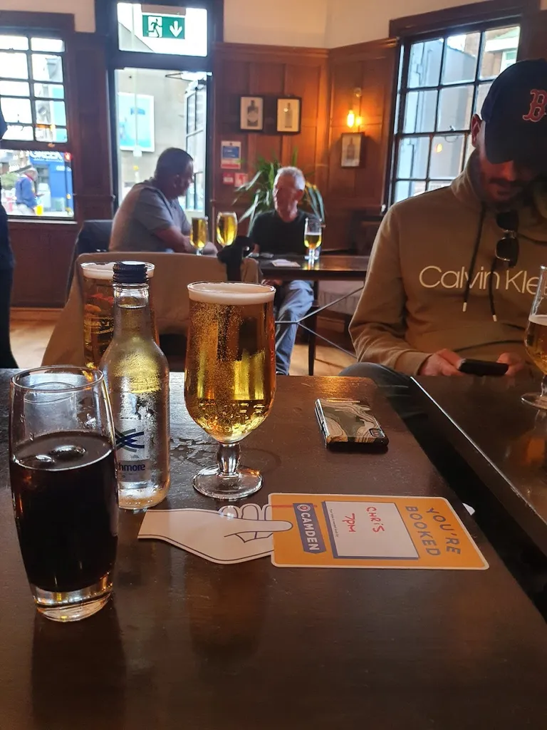 The Three Horseshoes