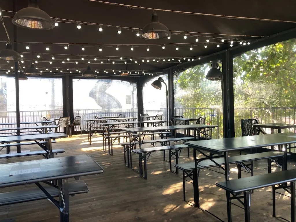 The Untraditional Pub - Pillars Brewery
