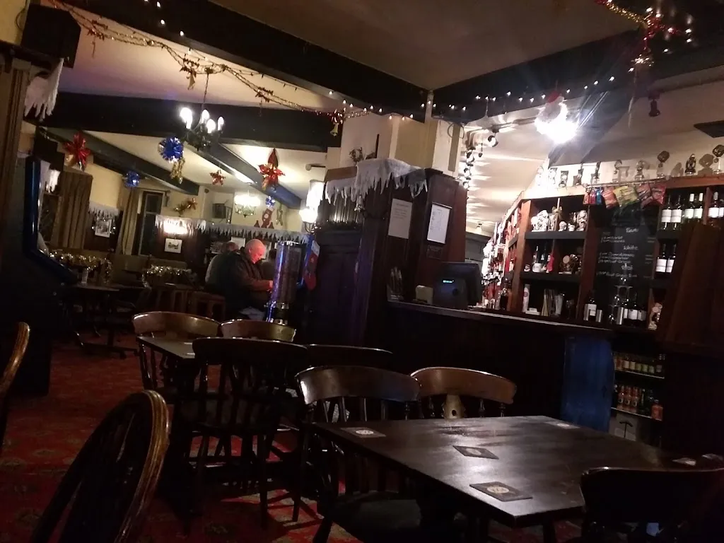Three Horseshoes