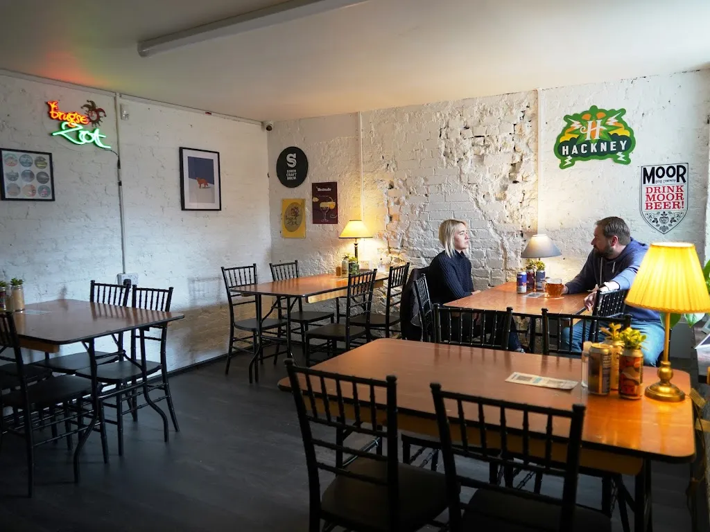 Three Hounds Beer Cafe & Bottle Shop