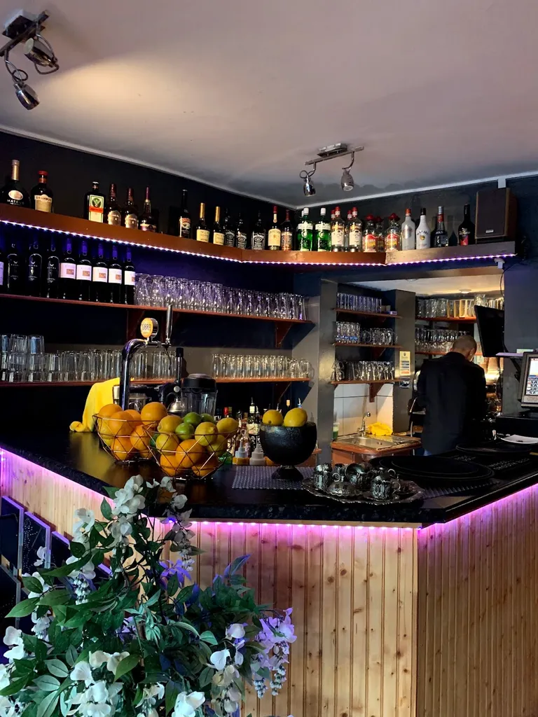 Titanic Kitchen & Lounge