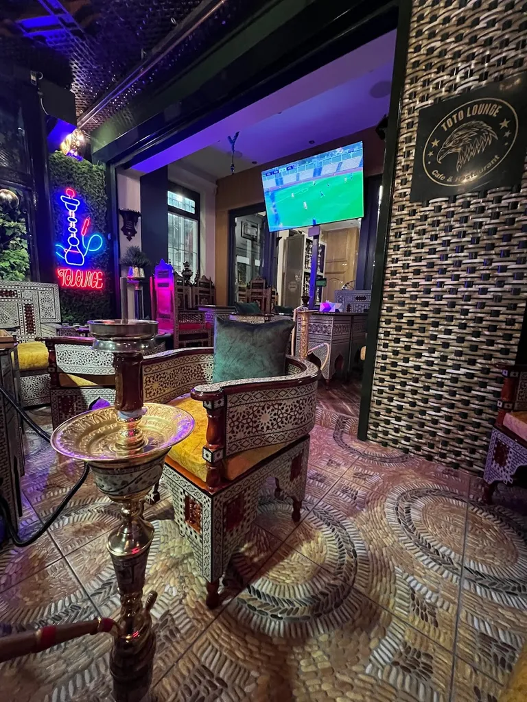 Toto lounge