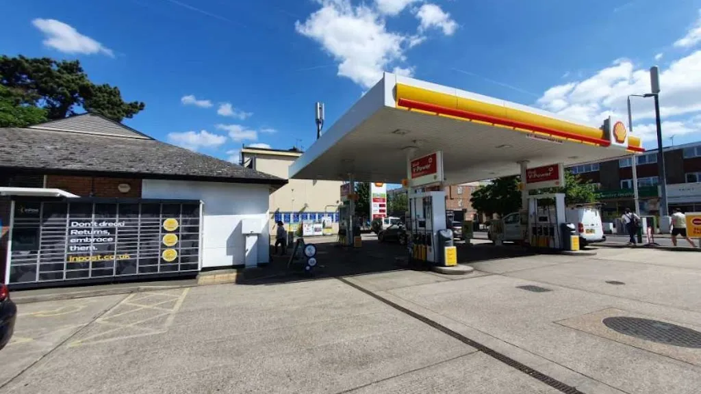 24/7 InPost Locker - BP Tey Service Station