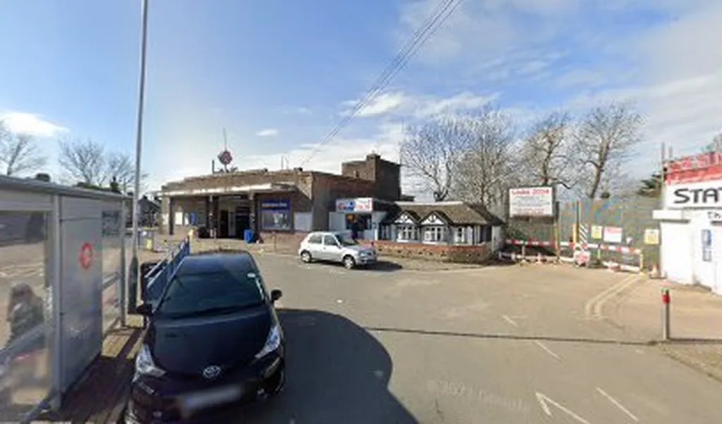 24Hr Taxi Hornchurch Station