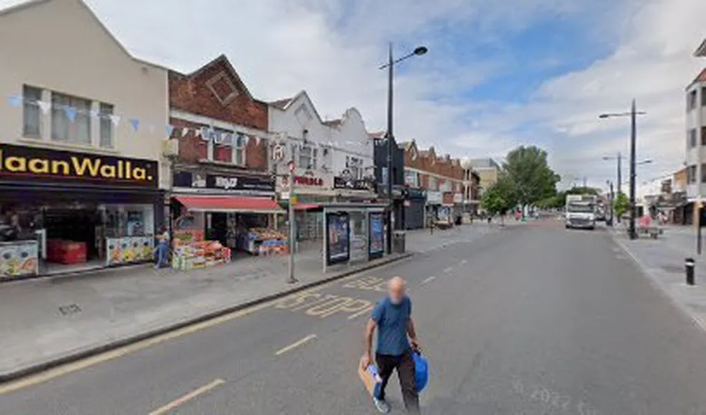 Abbotts Road (Stop G)