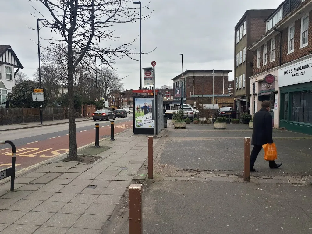Acton Town (Stop R)