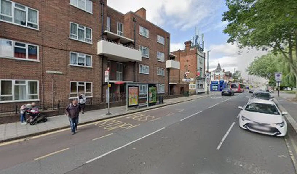 Albany Road Brentford (Stop BR)