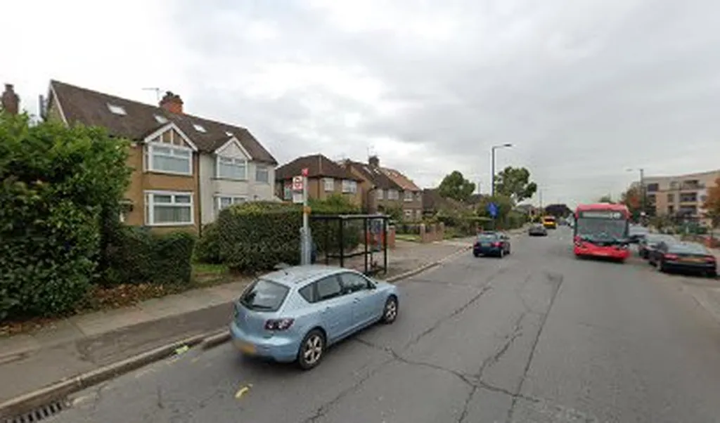 Alexandra Avenue (Stop M)