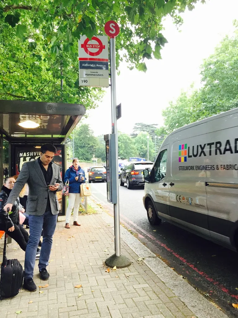 Alexandra Avenue (Stop S)
