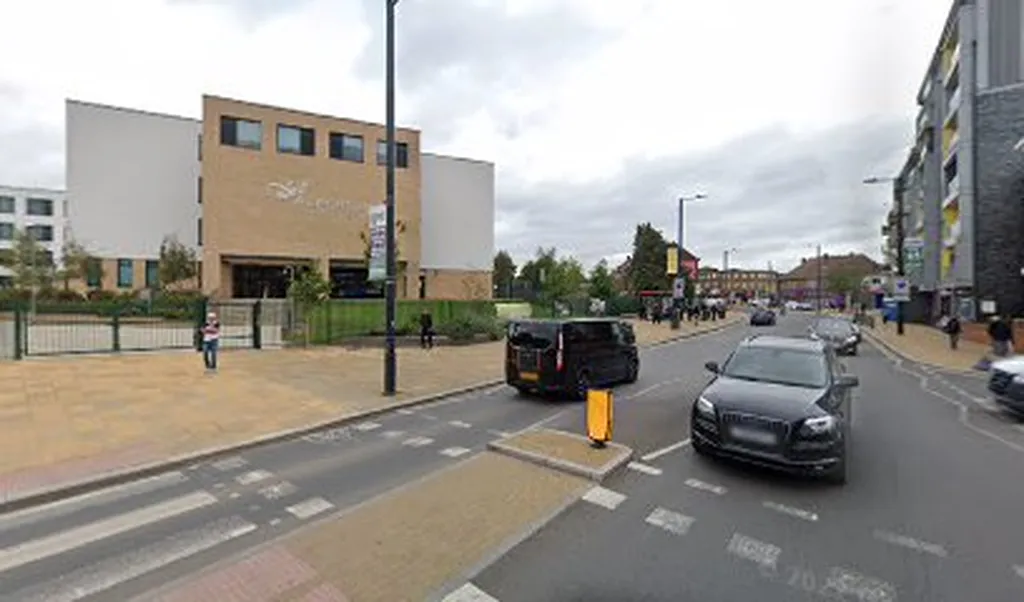 Alperton Station (Stop B)