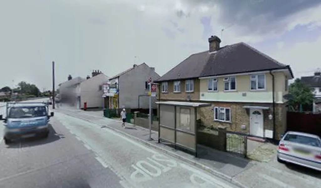 Apple Tree Avenue (Stop M)