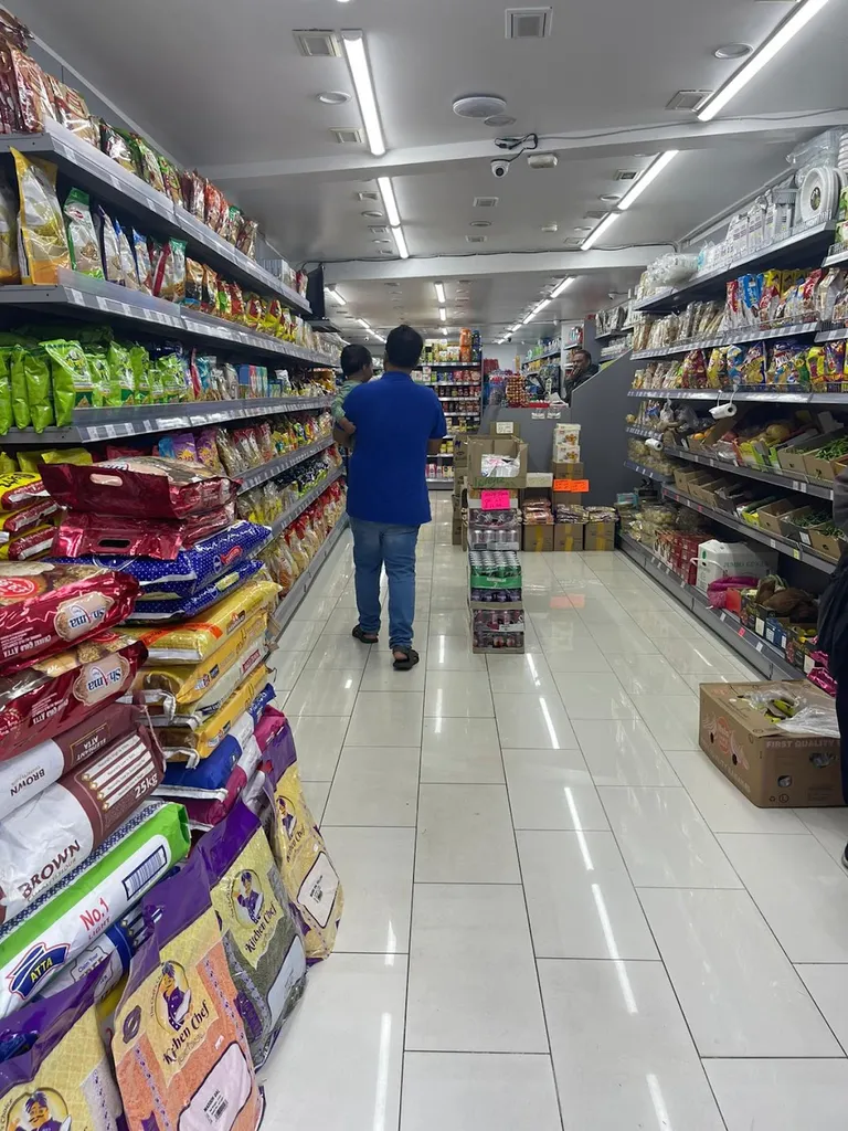 AV Cash & Carry Ltd