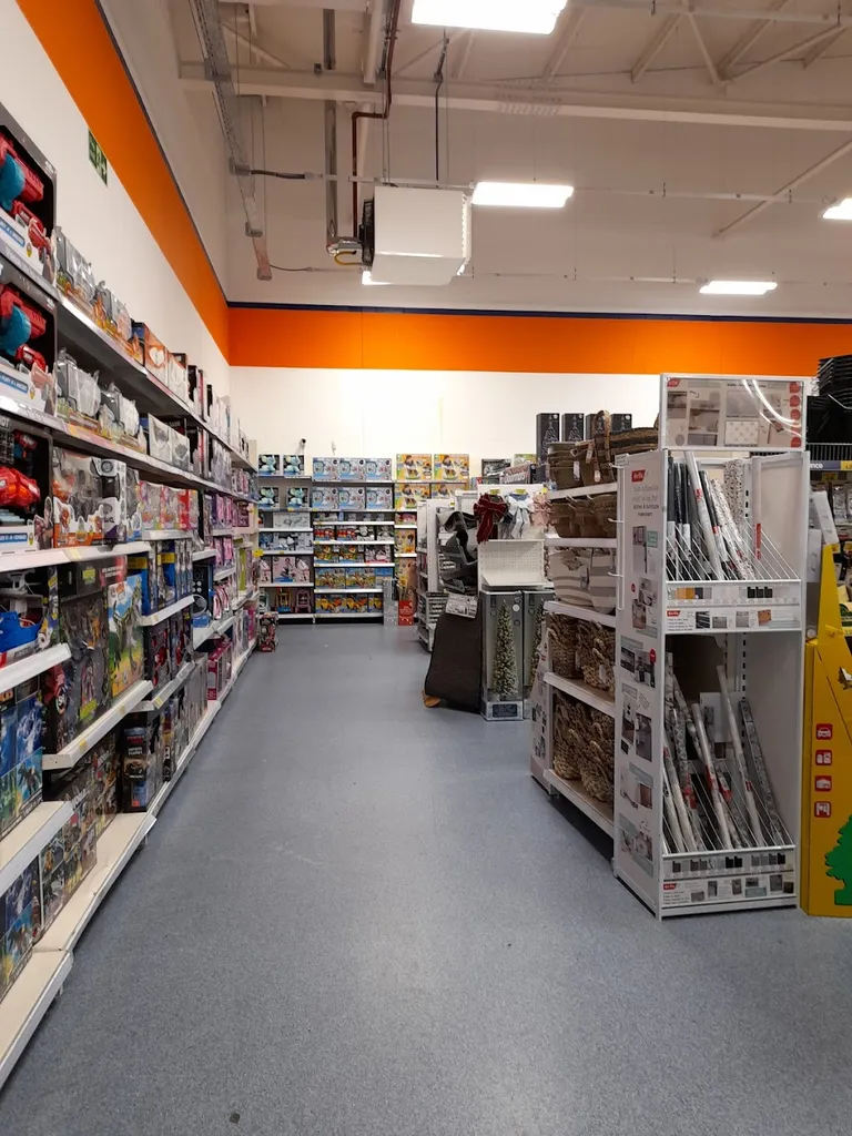 B&M Store