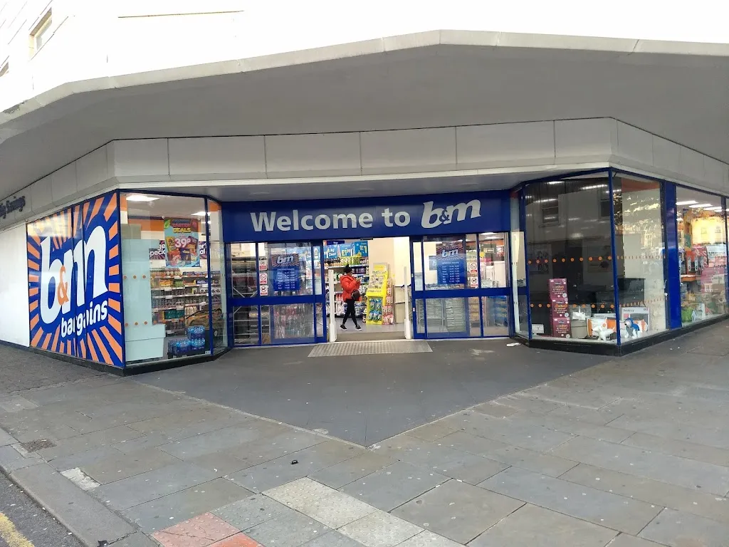 B&M Store