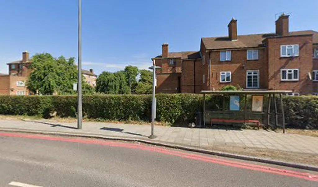 Barnet Way Apex Corner (Stop D)