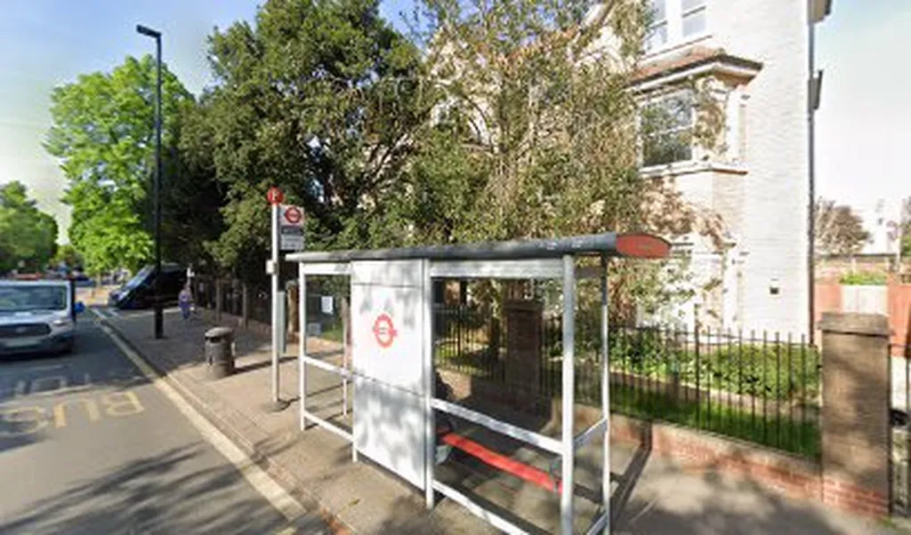 Barrowgate Road (Stop F)