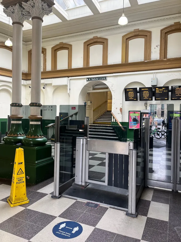 Battersea Park Train Station - Southern Railway