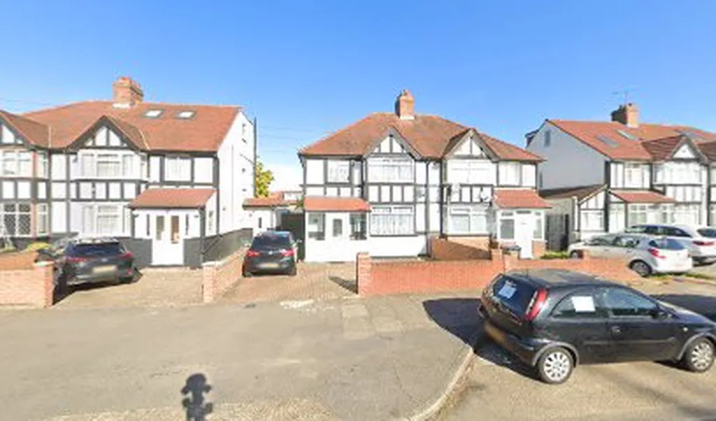 Beechwood Avenue (Stop SE)