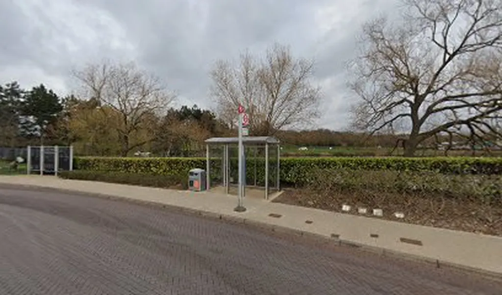 Bennetsfield Road (Stop B)