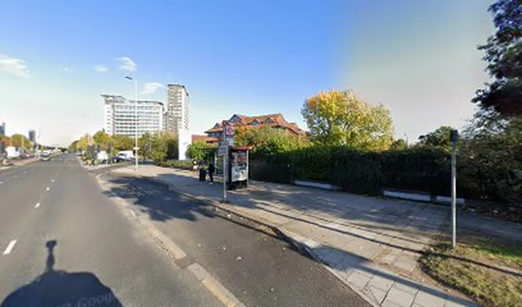 Boston Manor Road (Stop SL)