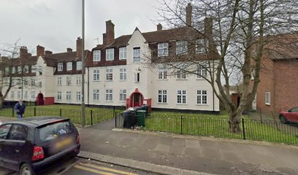 Boston Road (Stop P)