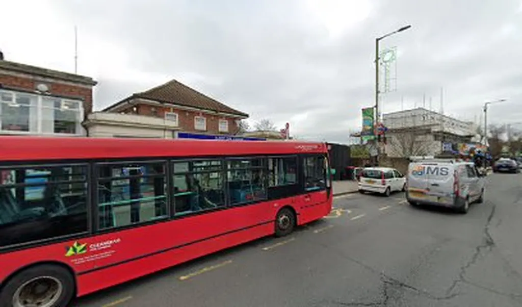 Burnt Oak Station 1 Burnt Oak Station