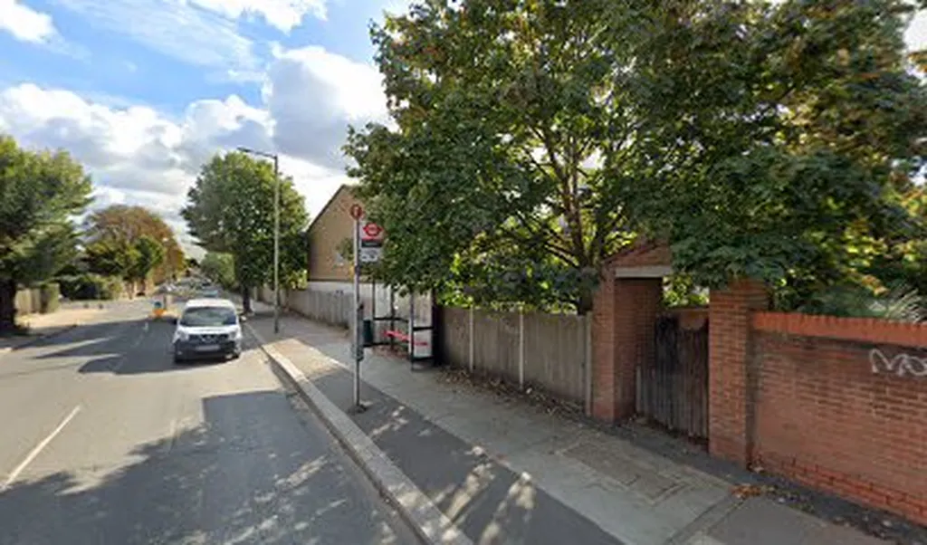 Caney Mews (Stop F)