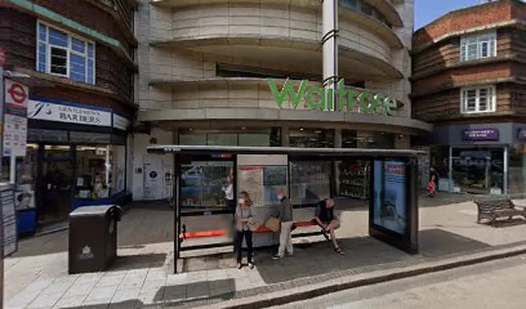 Claremont Rd Surbiton Station (Stop NC)