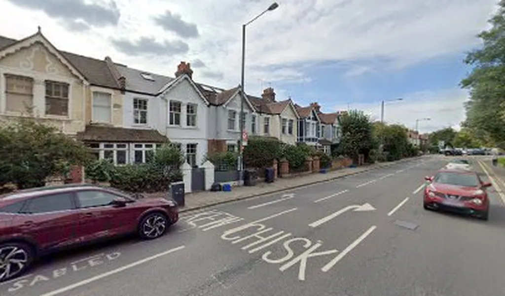 Clifford Avenue (Stop Q)