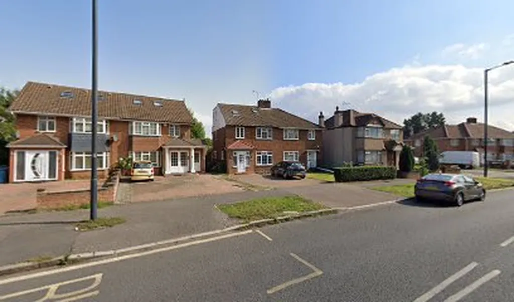 Clifton Avenue (Stop BG)