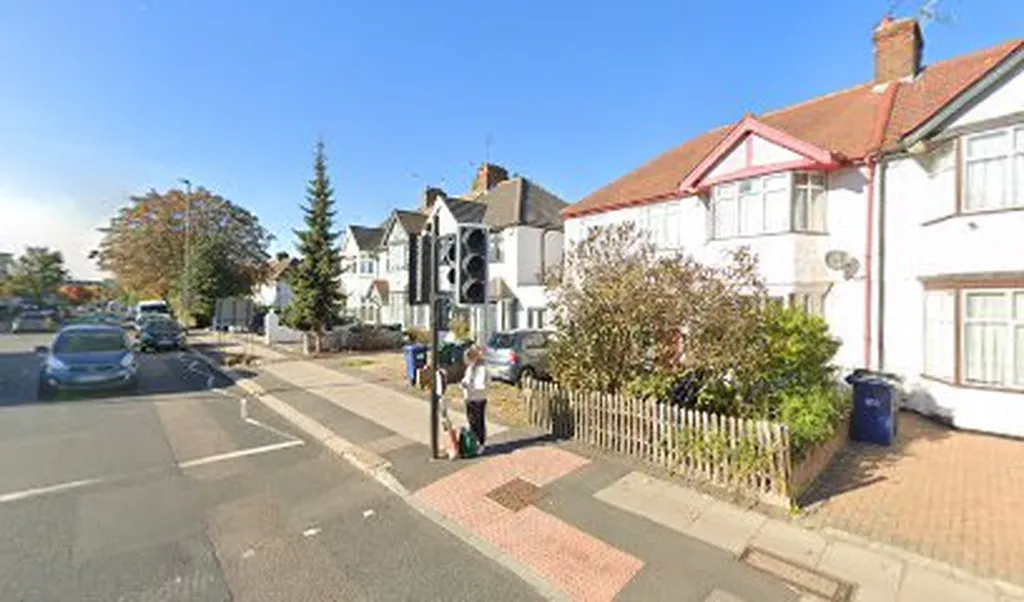 Clovelly Avenue