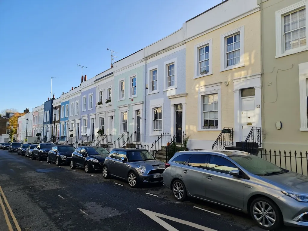 Colourful Houses - Hillgate Village