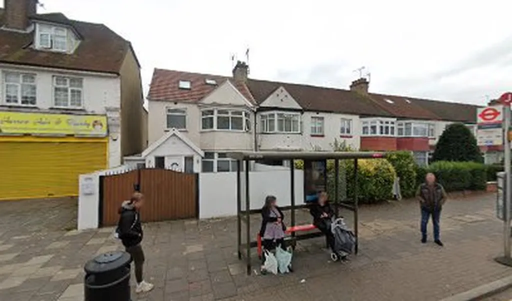 Corbins Lane (Stop J)