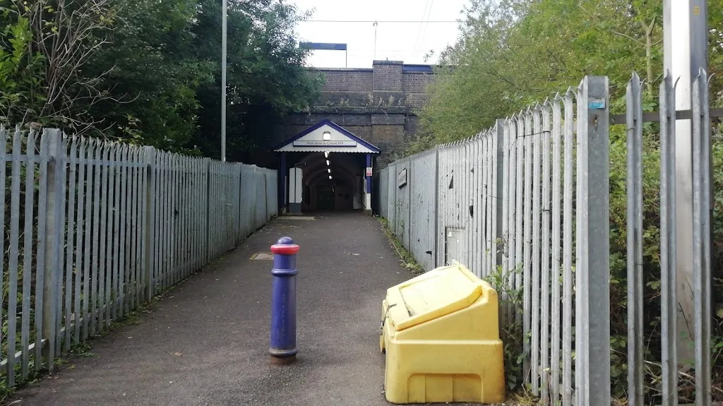 Crews Hill Train Station - Great Northern Rail