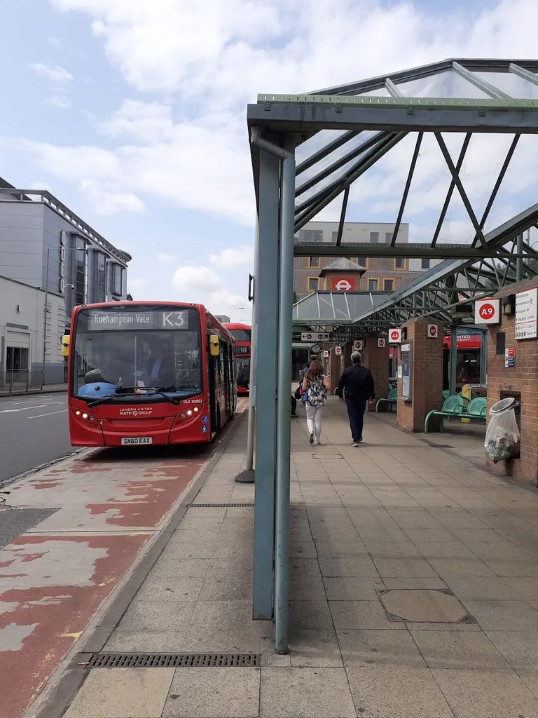Cromwell Road Bus Station (Bay A2)