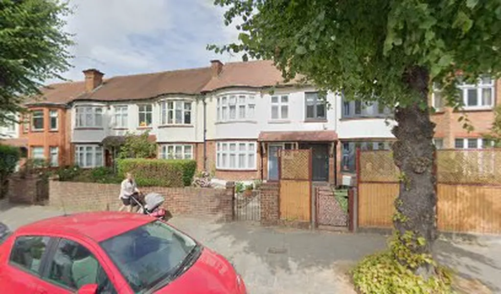 Dalgarno Gardens (Stop V)