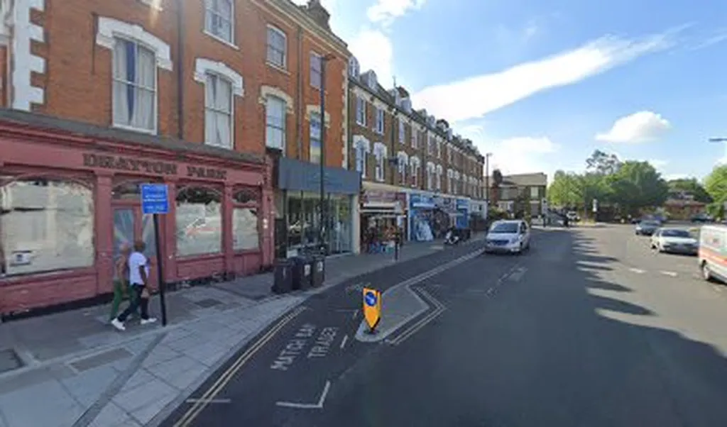 Drayton Supermarket & Off Licence
