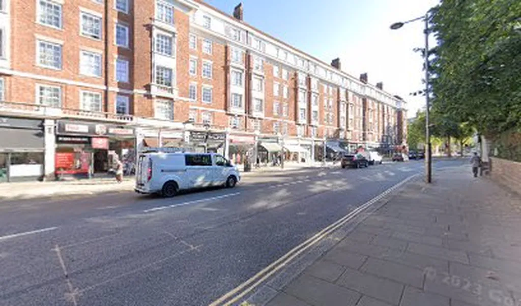 Earls Court Road (Stop Y)