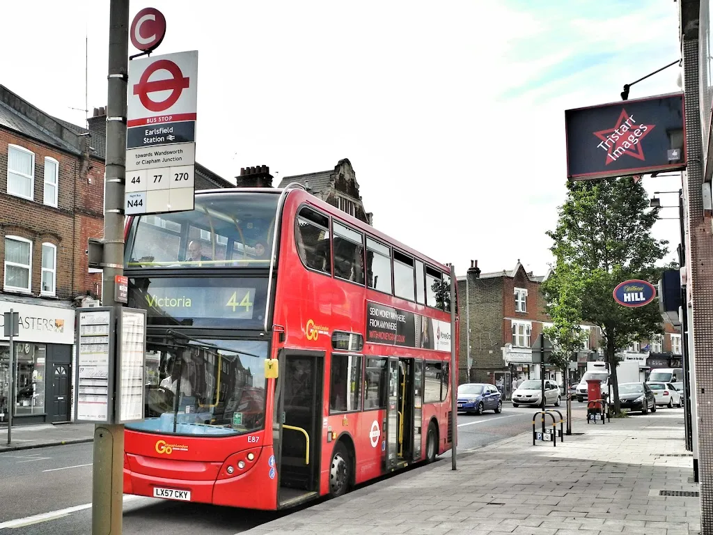 Earlsfield Station (Stop C)