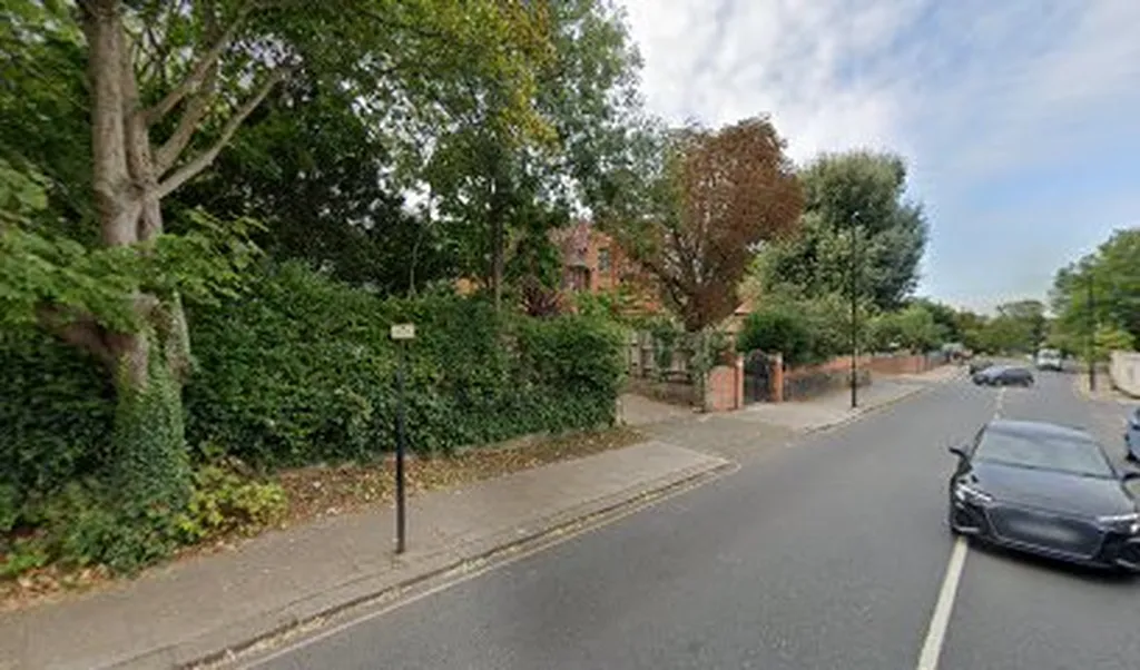Edgehill Road (Stop SW)
