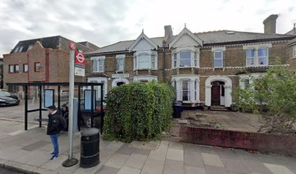 Edgeworth Avenue (Stop K)