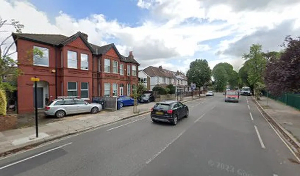 Elthorne Park Road (Stop K)