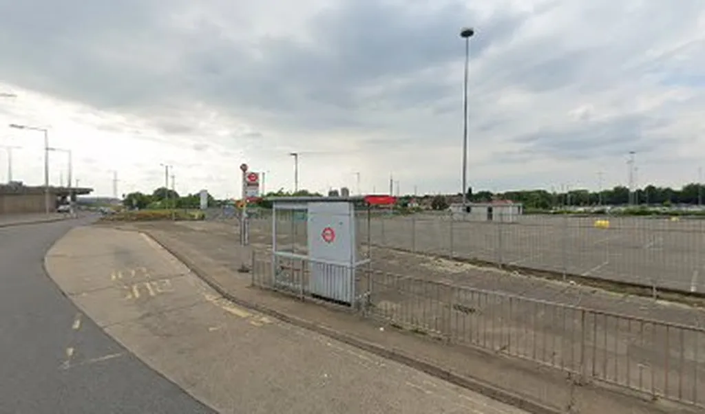 Etheridge Road (Stop M)